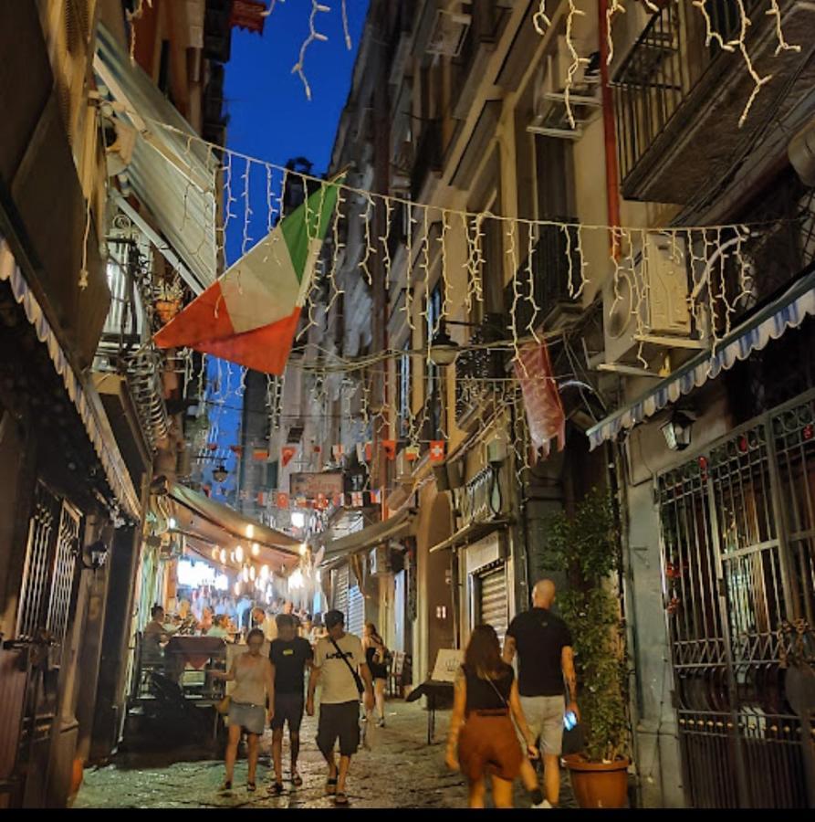 Appartement Dimora Danicla à Naples Extérieur photo