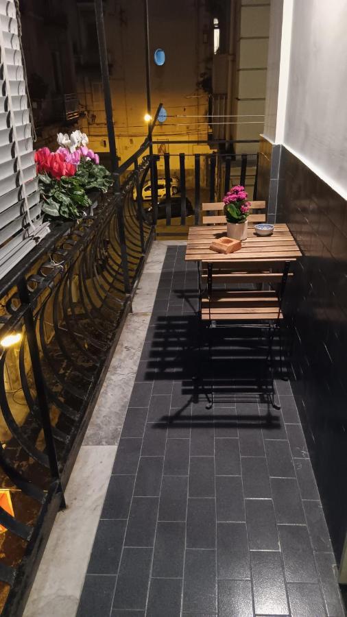 Appartement Dimora Danicla à Naples Extérieur photo